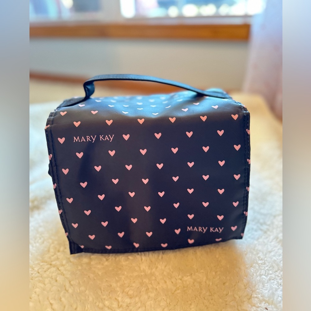 Mary Kay Travel Roll up Make up Bag (used like new)